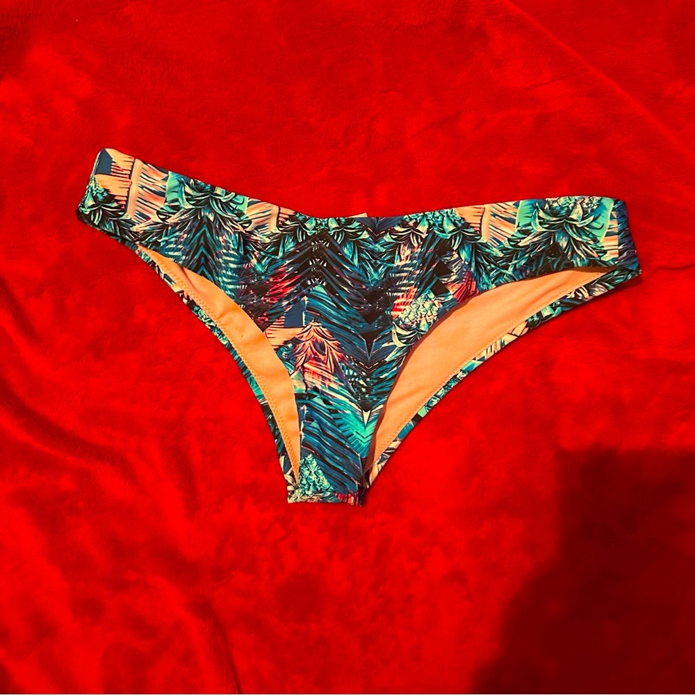Raisins Blue and Pink Palms bikini bottoms size small!!